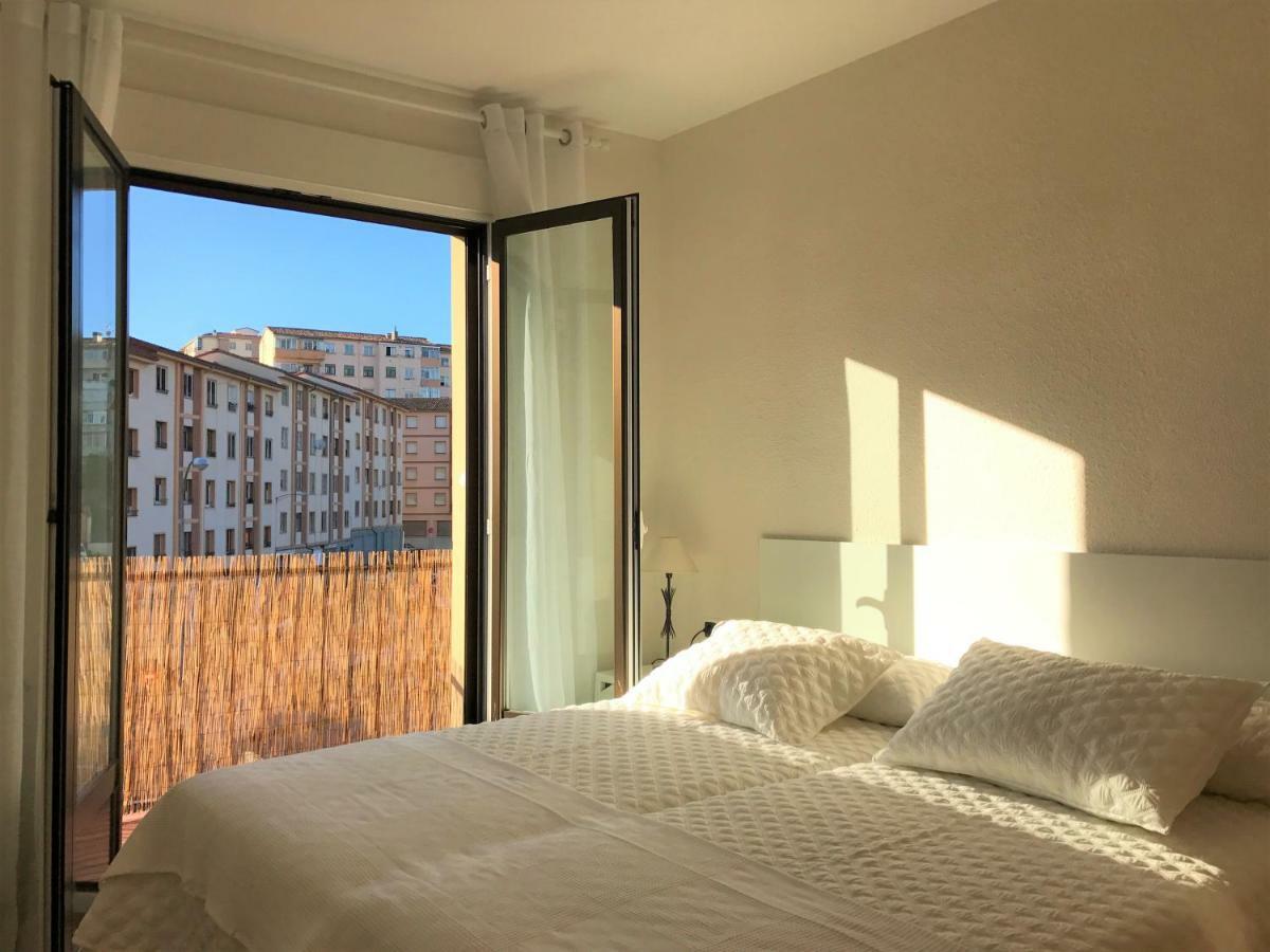Lindux Apart Pamplona Kültér fotó